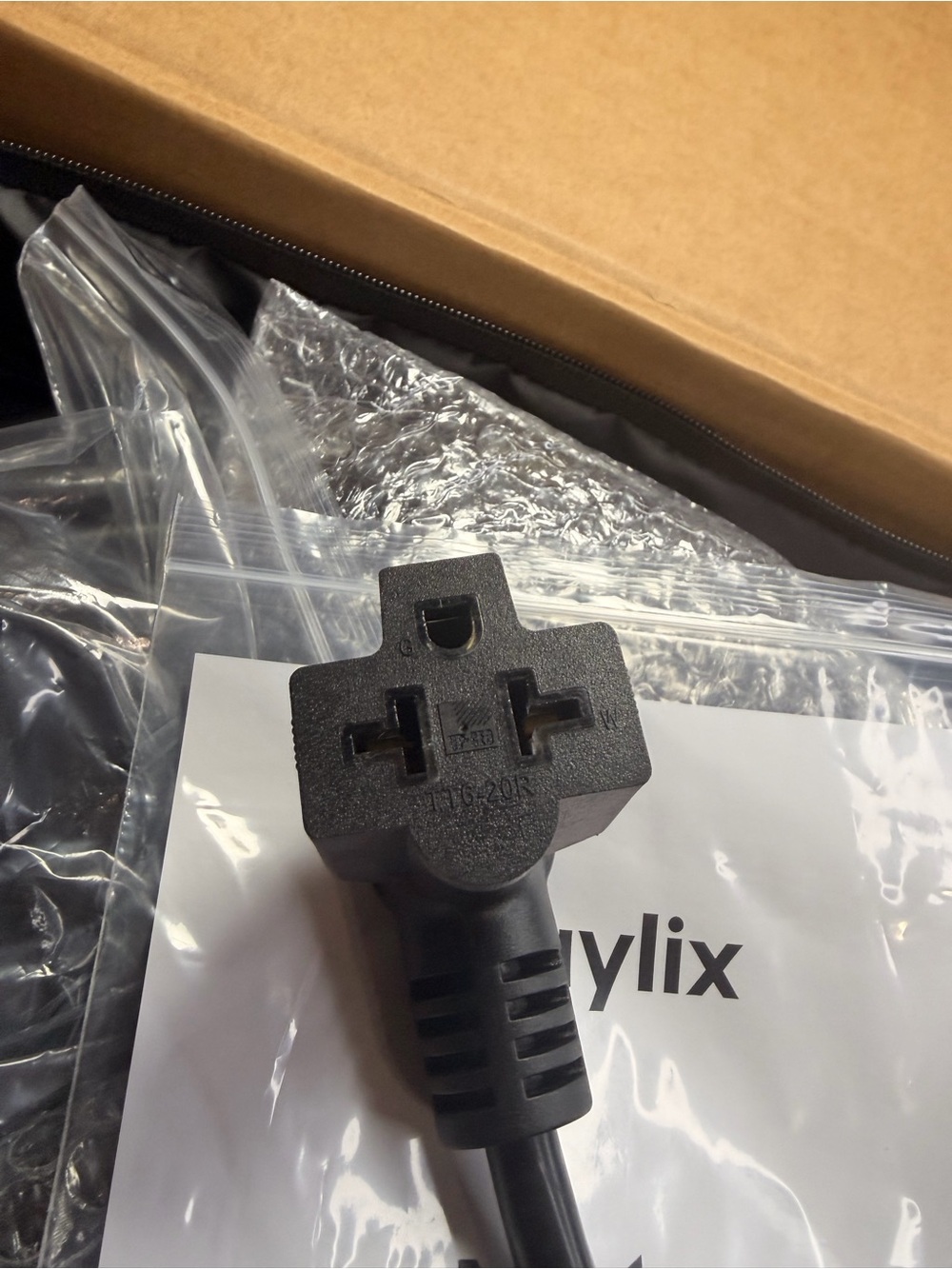 Raylix 16A Level 1&2 EV Charger, 110V-240V Electric Car Charger With 21ft Cable - Picture 6 of 12